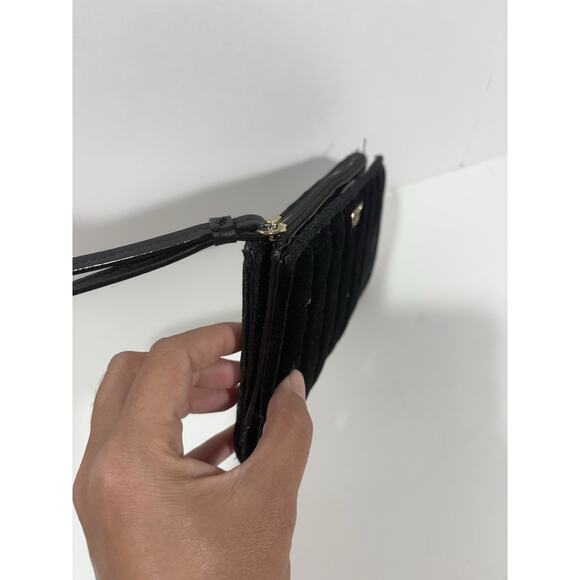 VICTORIAS SECRET VELVET STUDDED CLUTCH WRISTLET WALLET PURSE BLACK GOLD‎ - Picture 4 of 7